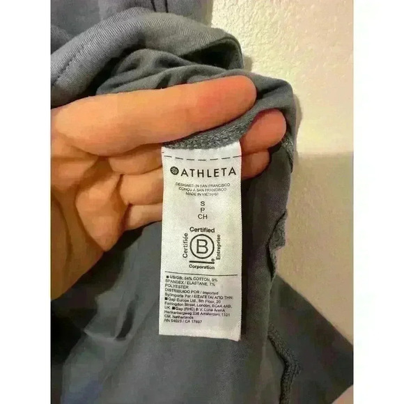 Athleta Effortless Tank in Coastline Blue Size Small - Picture 5 of 5